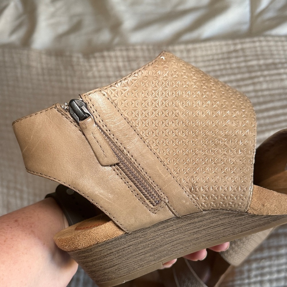 Rockport Women's Taupe Velcro Wedge Sandals Size 8 - Picture 5 of 6